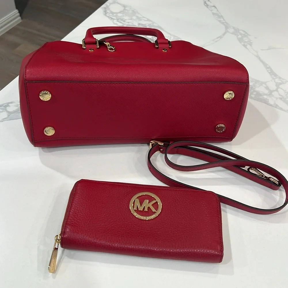 ❤️MICHAEL KORS BAG & WALLET.